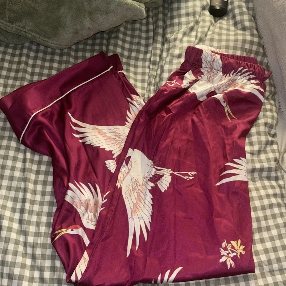 NWT Magenta Pajama Set w/ Crane Design - Picture 2 of 2